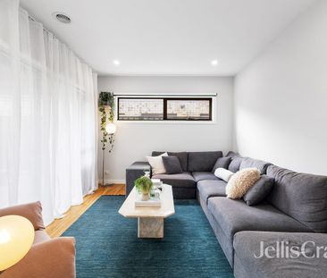 Stylish, Light-Filled and Low-Maintenance - Photo 1
