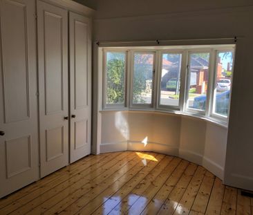 3 bedroom house with lots of space to breathe! - Photo 2