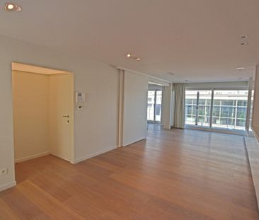 Mooi appartement met zijdelings zeezicht, centraal gelegen op het L... - Photo 1