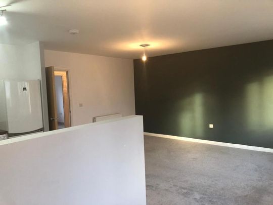 2 Bed Flat, Chestnut Lane, LS14 - Photo 1