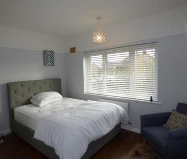 3 bedroom semi-detached house to rent - Photo 5