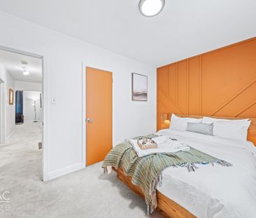 For Lease - 98 Yorkview Drive, Toronto, Ontario - Photo 2