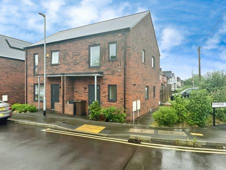 Semi-detached house to rent on - Photo 5