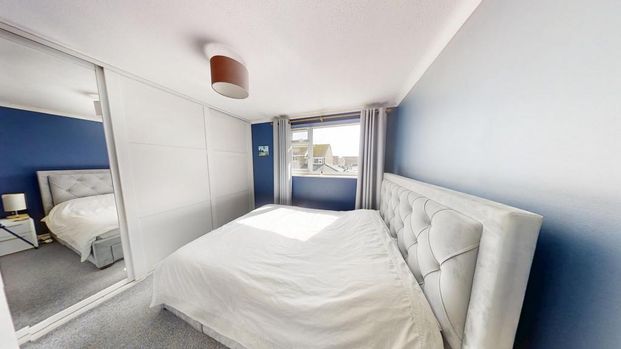 2 bedroom end of terrace house to rent - Photo 1