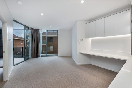 Valencia Residences - Photo 2