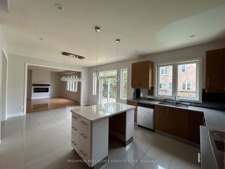 For Lease - 981 Goring Circle, Newmarket, Ontario - Photo 2