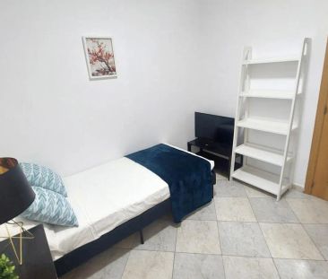 Room in a shared 4-bedroom apartment for rent in Numancia, bills in... - Photo 1