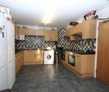 8 bedroom terraced house to rent - Photo 1