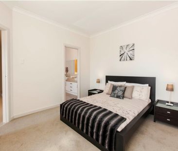 Lovely 3 Bedroom Home - Photo 3