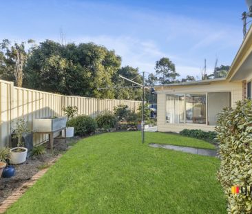 Fabulous 3 Bedroom Updated Townhouse - Photo 2