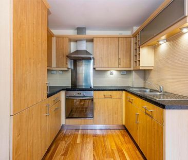 2 bedroom flat to rent - Photo 4