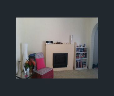 Spacious 2-Bedroom Townhouse Near the Lake - Photo 2