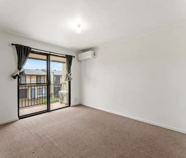 “Low Maintenance Townhouse” - Photo 4