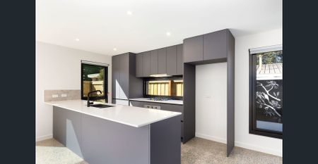 Luxurious Living - Photo 2