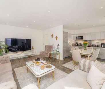 Peregrine Point, Enfield, EN3 - Photo 1