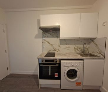 Studio Flat, Hampden Road, N8 - Photo 3