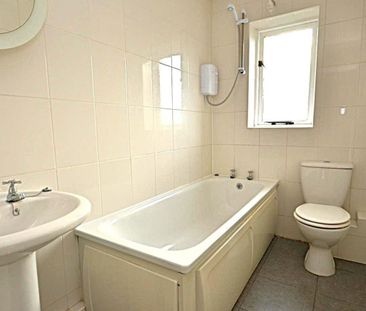 Elkington Rise, Madeley - Photo 3