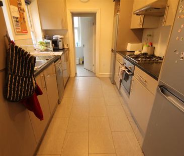 5 bedroom maisonette to rent - Photo 1