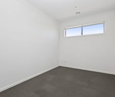 Spacious Family Home with Study & Multiple Living Areas - Photo 2