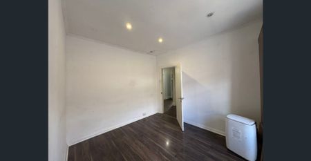 Unfurnished Three-bedroom house for rent - Photo 3
