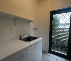 Neat & Tidy Two-Bedroom Villa in Convenient Broadmeadow Location - Photo 4