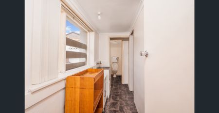 Comfortable Home in Claremont - Photo 4