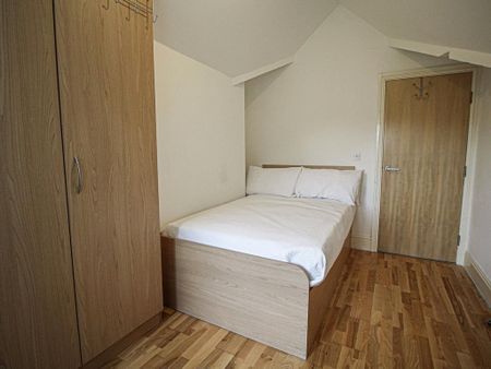 3 bedroom apartment to rent - Photo 5