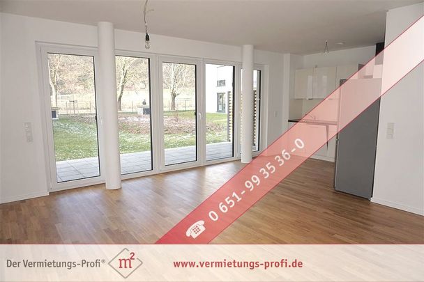 Moderne Erdgeschosswohnung mit Einbauküche und Terrasse! Mit direktem Blick auf die Mosel - Photo 1