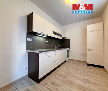 Pronájem bytu 2+1 v Ostravě, ul. Opavská - Photo 1