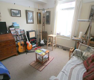 2 bedroom terraced house to rent - Photo 2