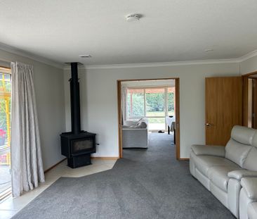 Large Family Home - Photo 2