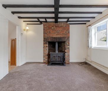 2 bedroom terraced house to rent - Photo 2