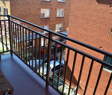 Great 2 Bedroom Top Floor Unit - Small Block of 6 - Photo 3