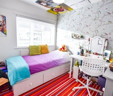 3 bedroom end of terrace house to rent - Photo 4