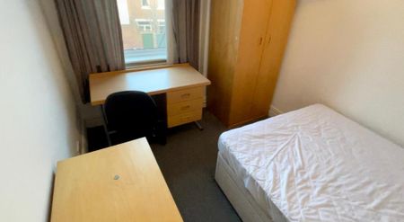 5 bedroom maisonette to rent - Photo 2