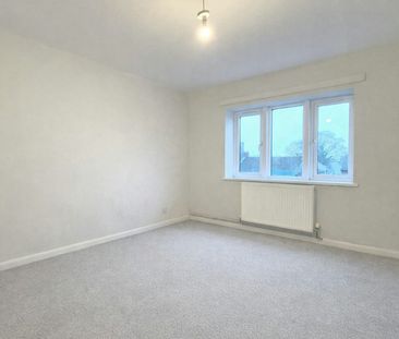 Flat to rent on - Photo 2