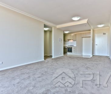 Modern 1 bedroom apartment close to amenities for lease - Photo 2