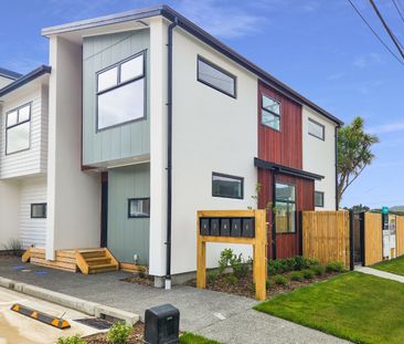 Modern Wainui Living - Photo 1