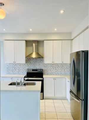 For Lease - 1371 Klondike Court, Oshawa, Ontario - Photo 1