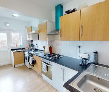 1 bedroom in a house share to rent - Photo 4