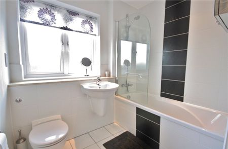 Wapshott Road, Staines-upon-Thames, Surrey, TW18 3EZ - Photo 3