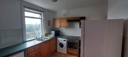 2 bedroom flat to rent - Photo 3