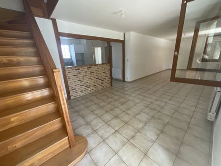 A LOUER - MEHUN SUR YEVRE - Maison avec 3 chambres - Photo 5