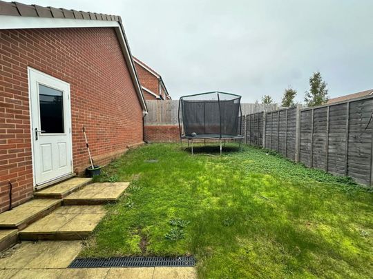 Eamer Crescent, Wokingham - Photo 1