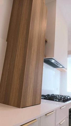 Style and Comfort, Fully Renovated & Architecturally Designed 4 Bedroom Family House with Versatile Floorplan. Large Entertaining Backyard. - Photo 2