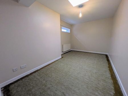9 The Courtyard Mary Street, Newtownards, BT23 4GB - Photo 5
