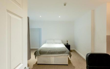 A good size property within easy walking distance of the city centre, BRI and the university. - Photo 5
