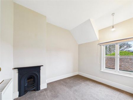 3 bedroom end of terrace house to rent - Photo 2