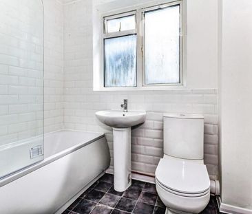 Pippins Court, Ashford, Surrey, TW15 2AF - Photo 4