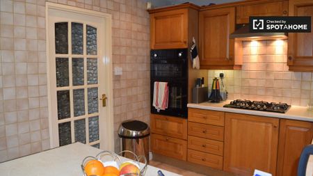 Room for rent in 3-bedroom apartment in Clonsilla, Dublin - Photo 5